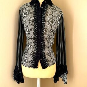 Gorgeous bell sleeved patterned shirt